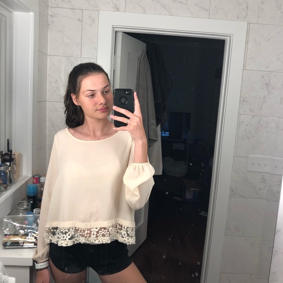 Ivory blouse with lace back - Picture 3 of 5